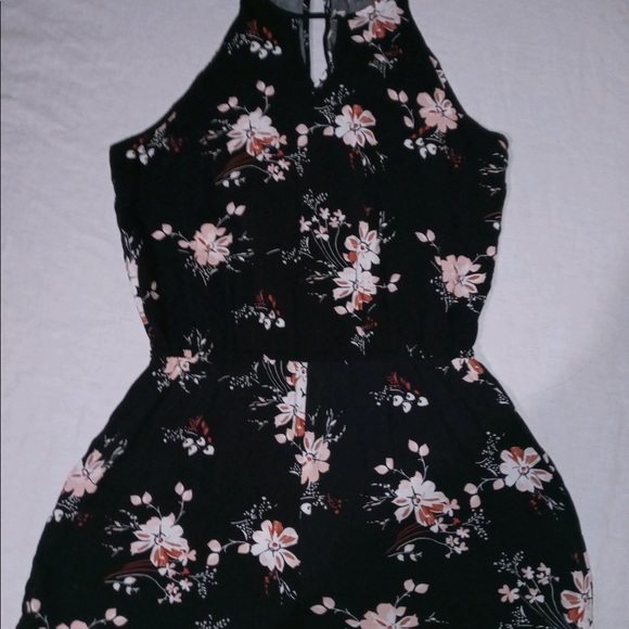 Floral Romper - Picture 3 of 3